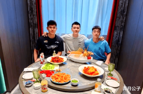 金惠配资 余嘉豪打西乙都费劲, 辽篮2新人只打1年西甲图个啥? 没钱也没耐心